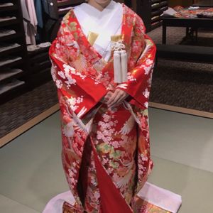可愛いけど落ち着いて見えるレッドが素敵！