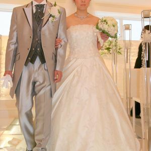 ロイヤルウエディングのような上品ドレス