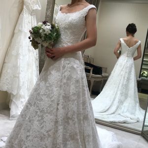 クラシカルな雰囲気の大人ドレス