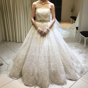 プリンセスラインのかわいいドレスです