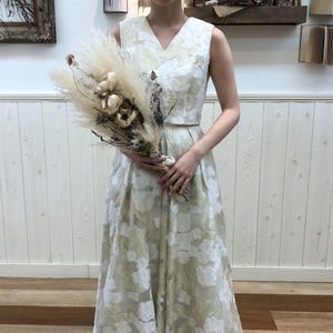 立体刺繍のセパレート型ドレス