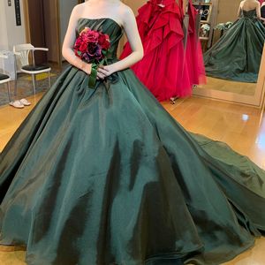 インスタで流行りの新作ドレス