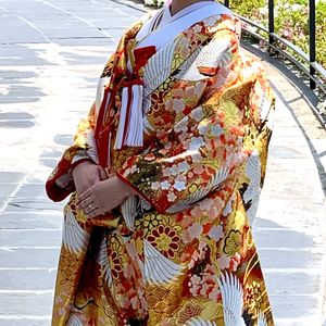 刺繍が豪華な色打掛