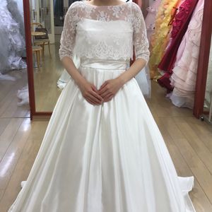 Aラインの形が綺麗なドレス