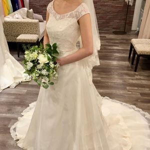 シンプルかつ可愛らしいドレス