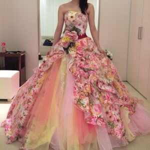 目立つこと間違いなし！華やかなフラワーピンクドレス♪*。