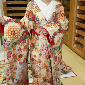 刺繍が立体的で上品です