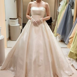 シンプルな王道ドレス