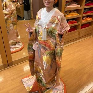 動きやすい豪華なお衣装です