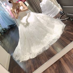 大人っぽく、キュートな一面もあるドレス