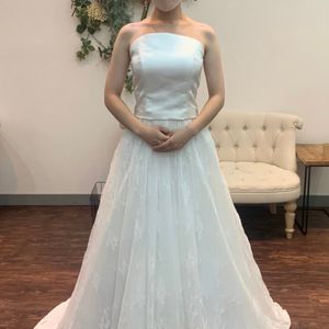 流行のセパレートタイプのウエディングドレス