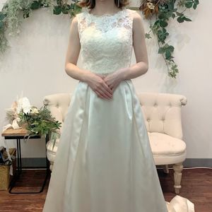 セパレートタイプのシンプルドレス