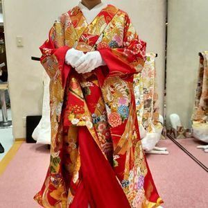 王道の赤色の色打掛