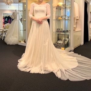 シンプルなアンティークドレス