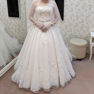 お花キュートウエディングドレスです。