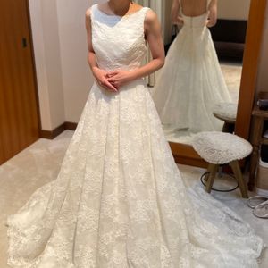ナチュラルなAラインドレス
