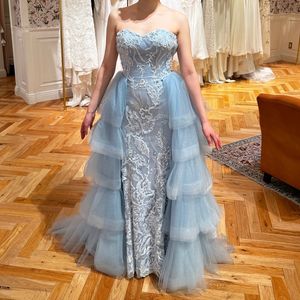 見た目はAライン、中はマーメイド