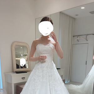 かわいさと豪華さがちょうど良いバランスのドレス