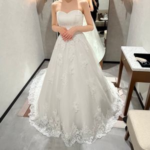 真っ白でレース感が可愛い