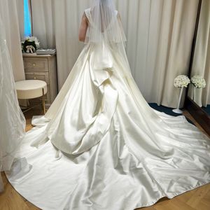 カッコいいスタイリッシュなアントニオリーヴァのドレス