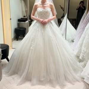繊細なラメが上品かわいいドレス