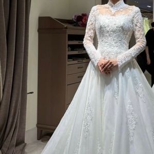 水晶が長袖までぎっしりのゴージャスドレス