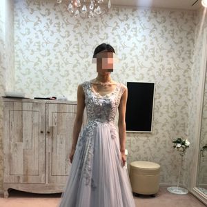 ふんわりと甘い水色のカラードレス
