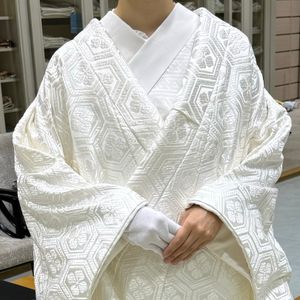 亀甲柄のキレイ系白無垢