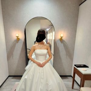 しっかりとした素材のドレス