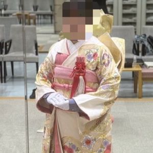 ゴージャスな刺繍の引振袖