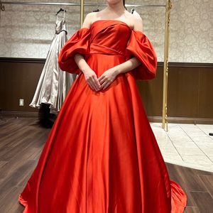 流行りの人気ドレス