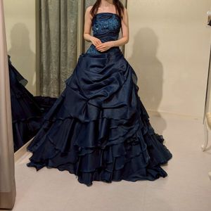 シックな高級感のあるドレス