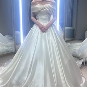 裾が波打つお花ドレス
