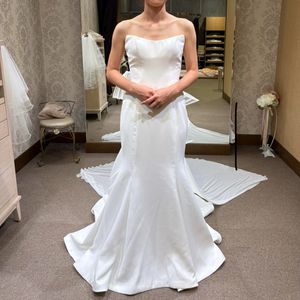 シンプルでキレイめドレス