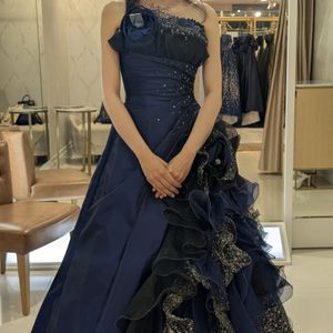 かっこいい紺色系ドレス