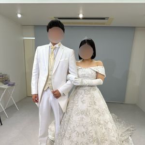 大人っぽくて高級感あるウエディングドレス