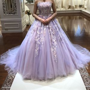 ふわふわのチュールが可愛らしいドレス