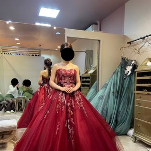 キュートな赤のドレス