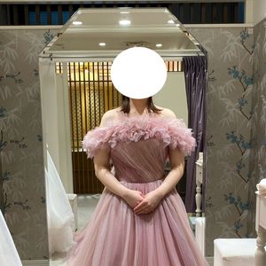 ピンクのグラデーションがかわいいドレス