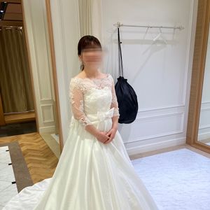 リボンがポイントのかわいらしいデザイン