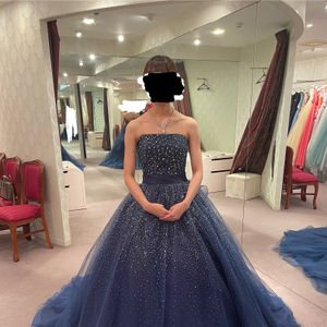 ネイビーのドレス