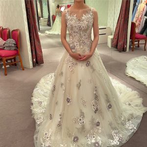 刺繍が綺麗なドレス