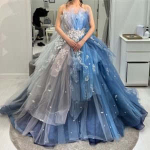 個性派ブルードレス