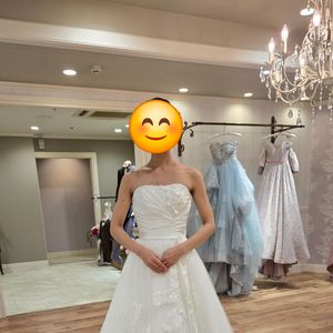 大ぶりの花が印象的なドレス