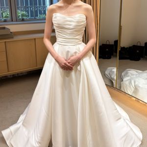 スタイリッシュなドレス