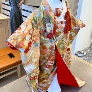 華やかな色打掛