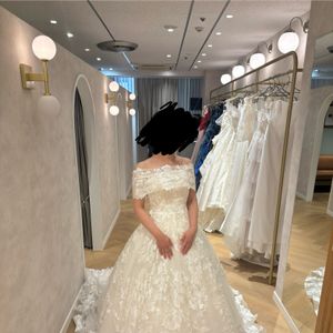 上品でロールカラーがシースルーなのがいい