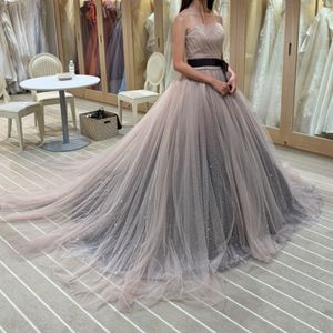 上品ベージュドレス