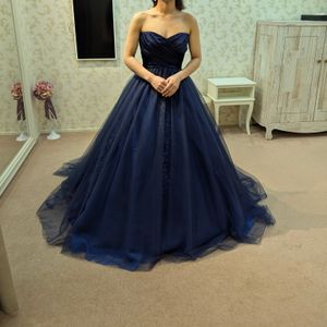 シンプルで上品なドレス