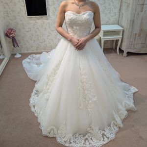 主役級のプリンセスラインドレス